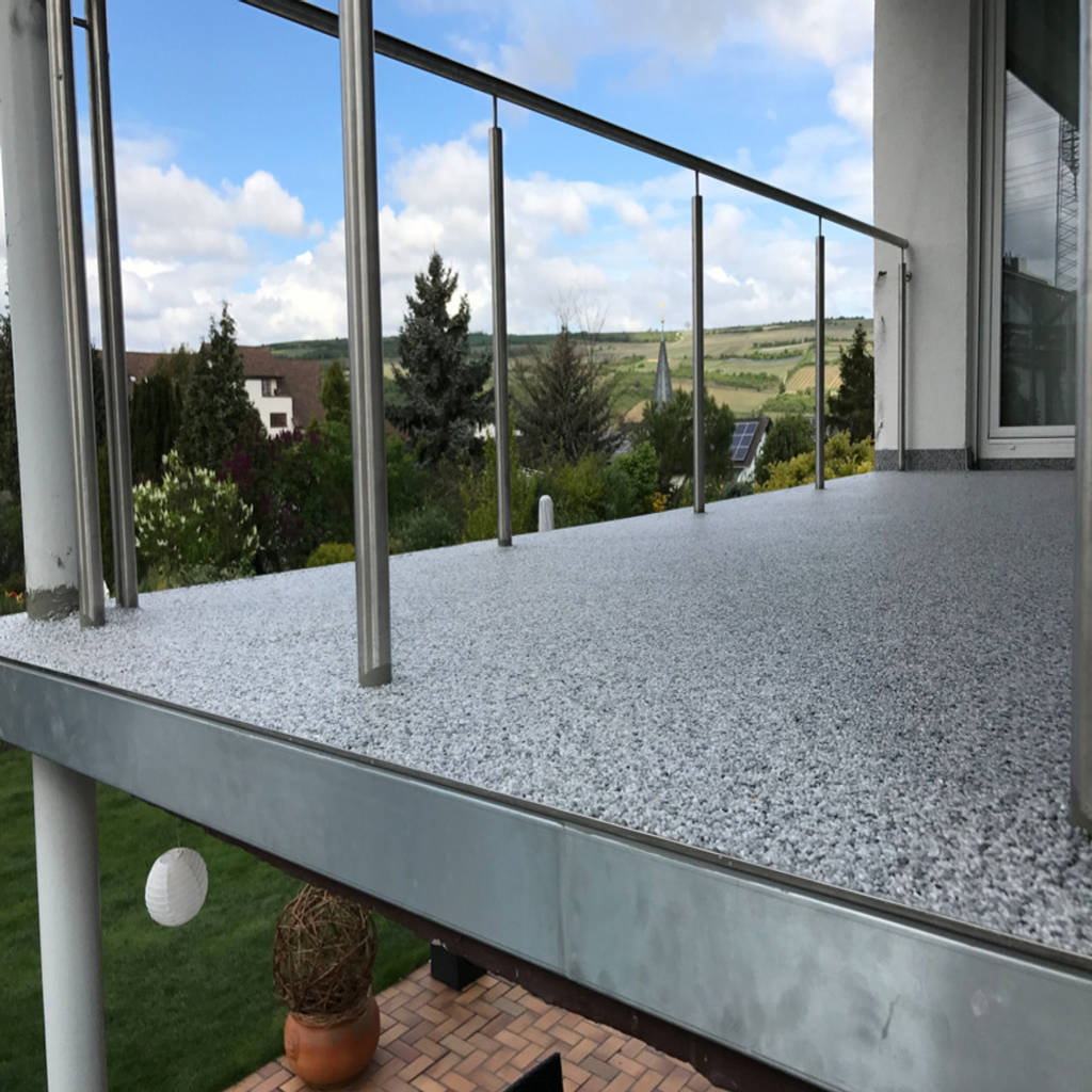 Balkonbelag aus italienischem steinteppich von steinteppich der balkon