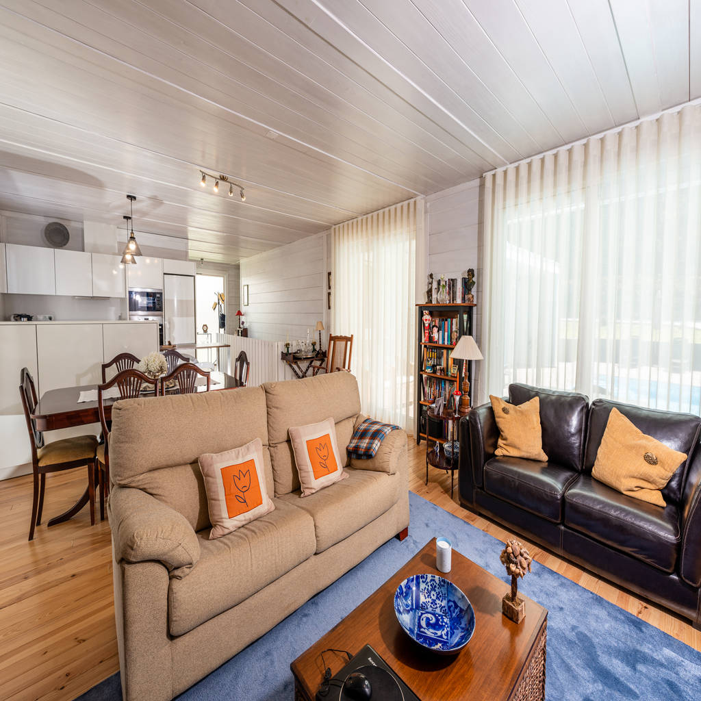 Uma casa de férias para viver todo o ano rusticasa salas de estar