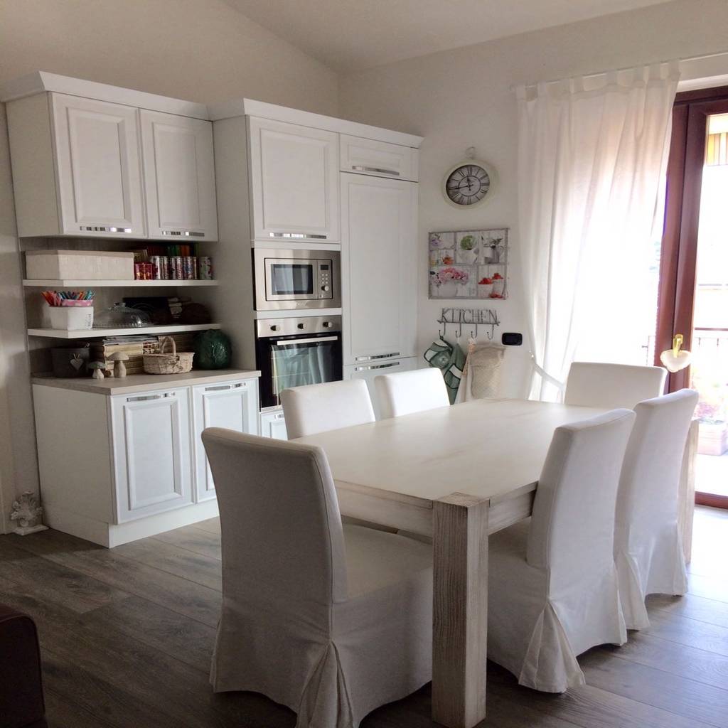 Cucina shabby chic parete b cucina in stile classico di l ...
