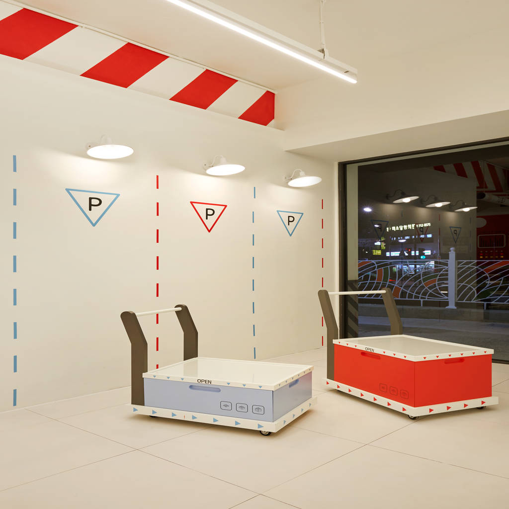 상상공장 블럭카페 by 원더러스트 모던 | 호미파이 & homify