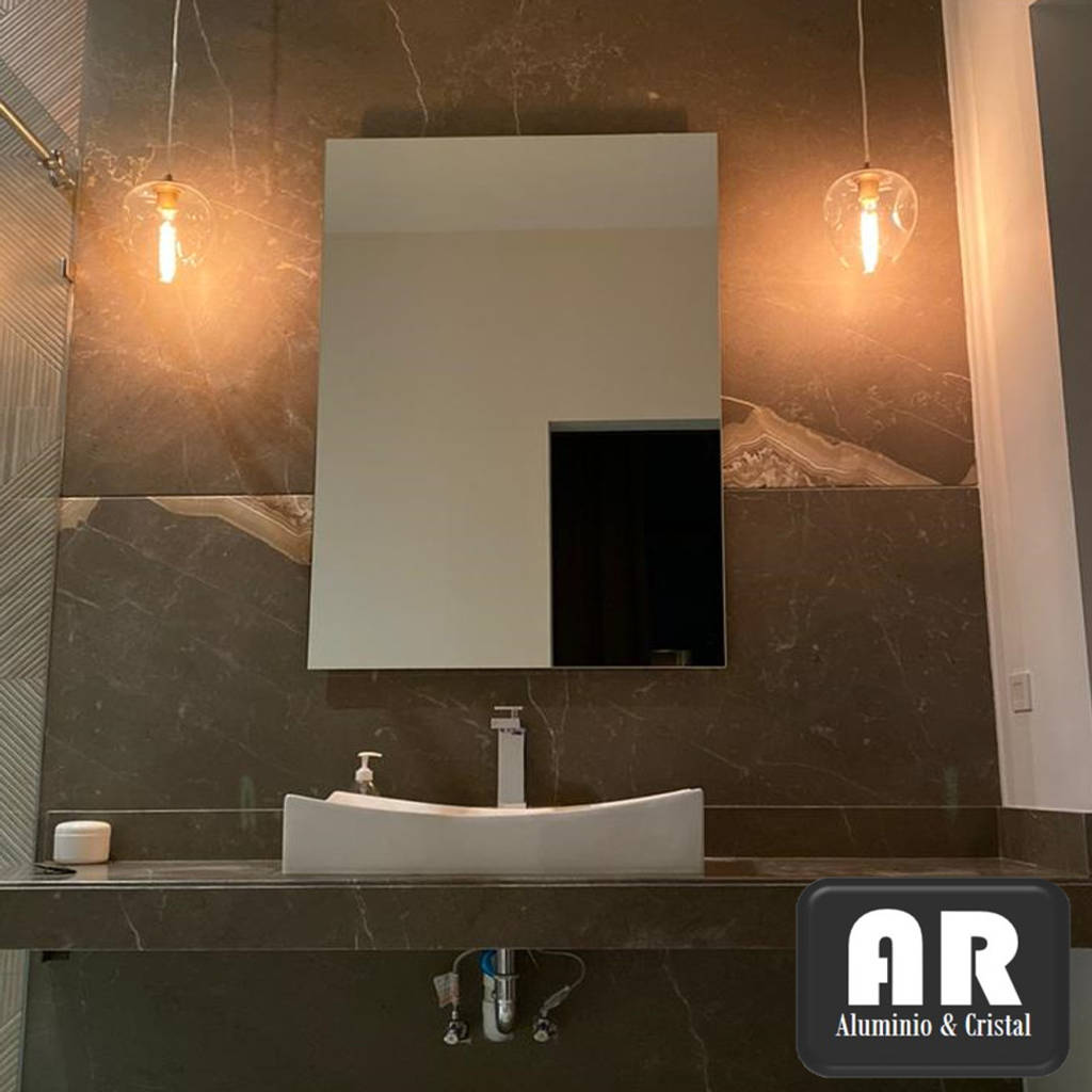 Espejo flotado con cpb. ar aluminio & cristal baños modernos | homify