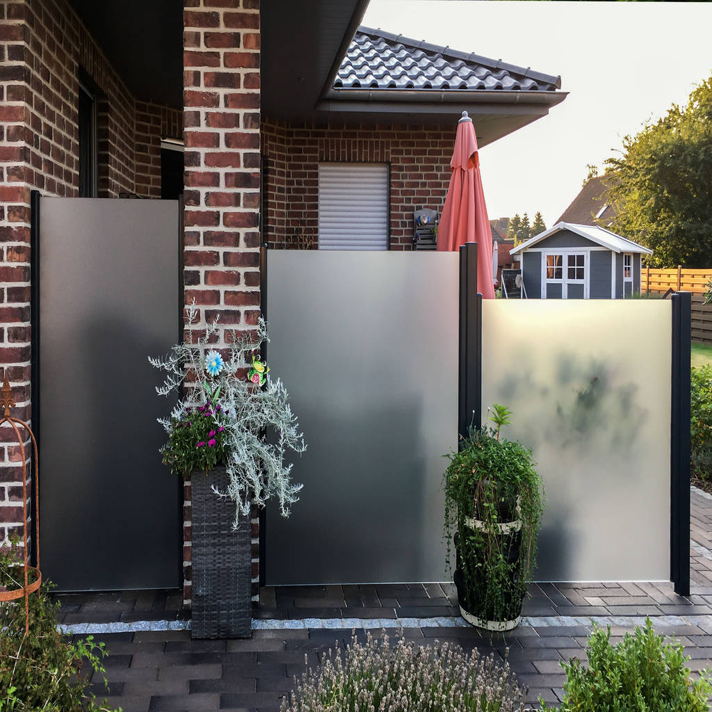 Zaunausglas realisierte projekte glastrennwand nach maß als wind