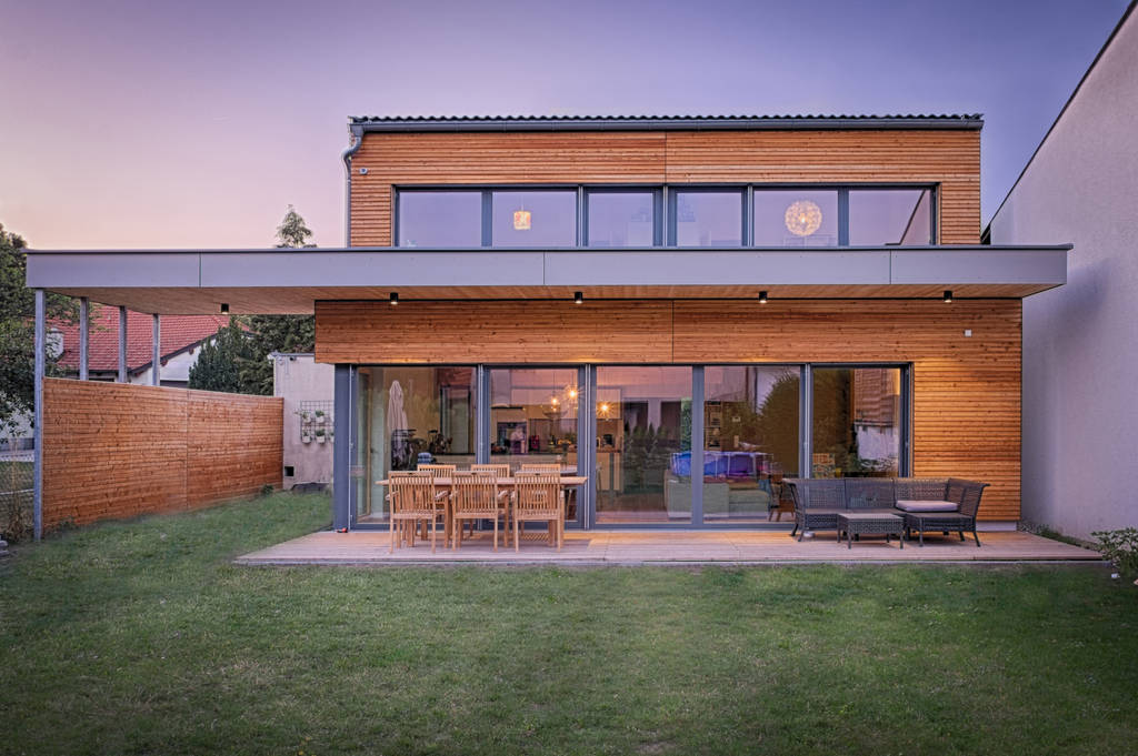 Moderne Häuser Bilder: HAUS IN WR. NEUDORF | homify