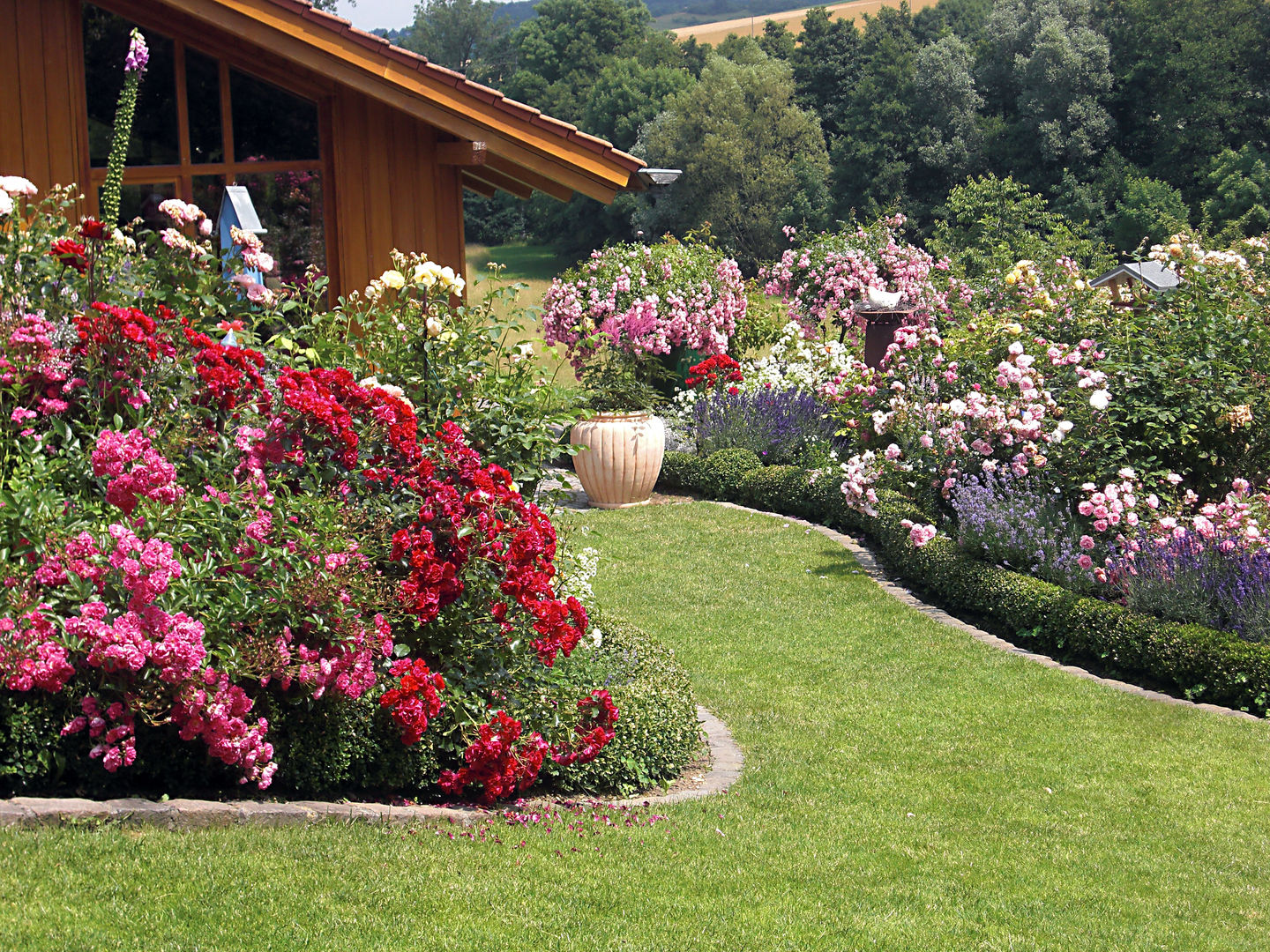 Der romantische Landhausgarten homify Garten im Landhausstil
