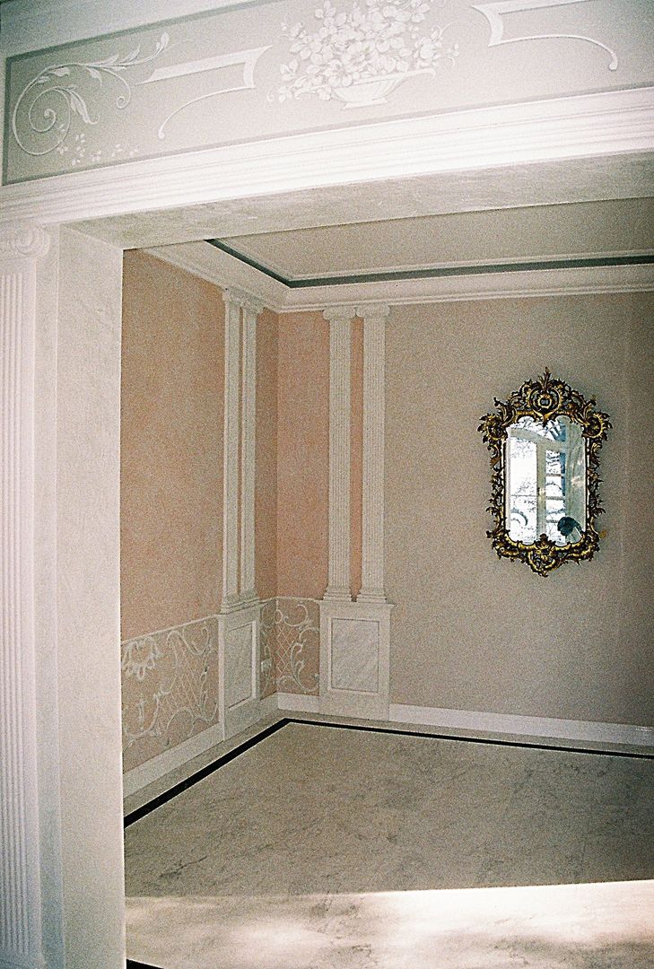 Elegante Innenraumgestaltung in neugebauter Villa Wandmalerei & Oberflächenveredelungen Klassische Wohnzimmer Holz,Gebäude,Rechteck,Schatten,Haus,Umhauen,Bodenbelag,Mauer,Materialeigenschaft,Beige