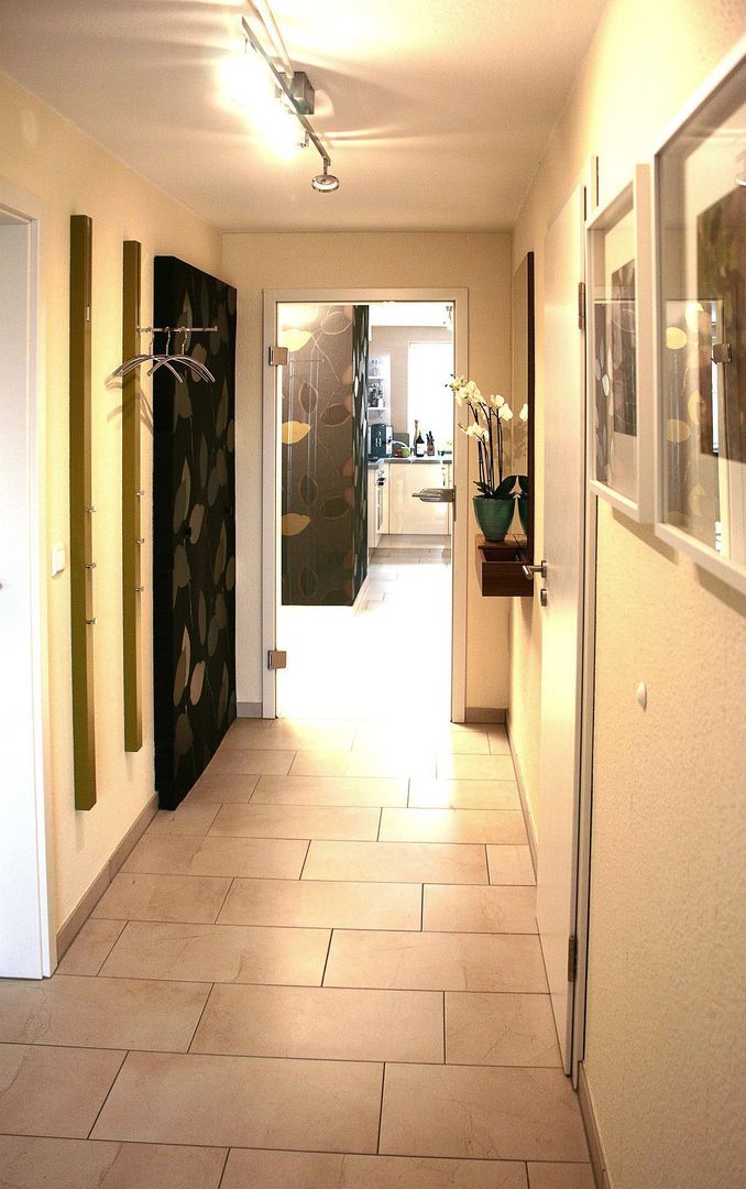 homify Couloir, entrée, escaliers modernes