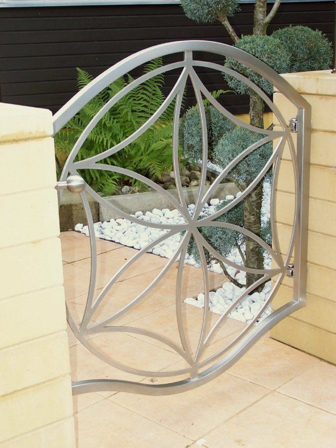 Modern Stainless Steel Gates, Edelstahl Atelier Crouse: Edelstahl Atelier Crouse: Jardines de estilo moderno