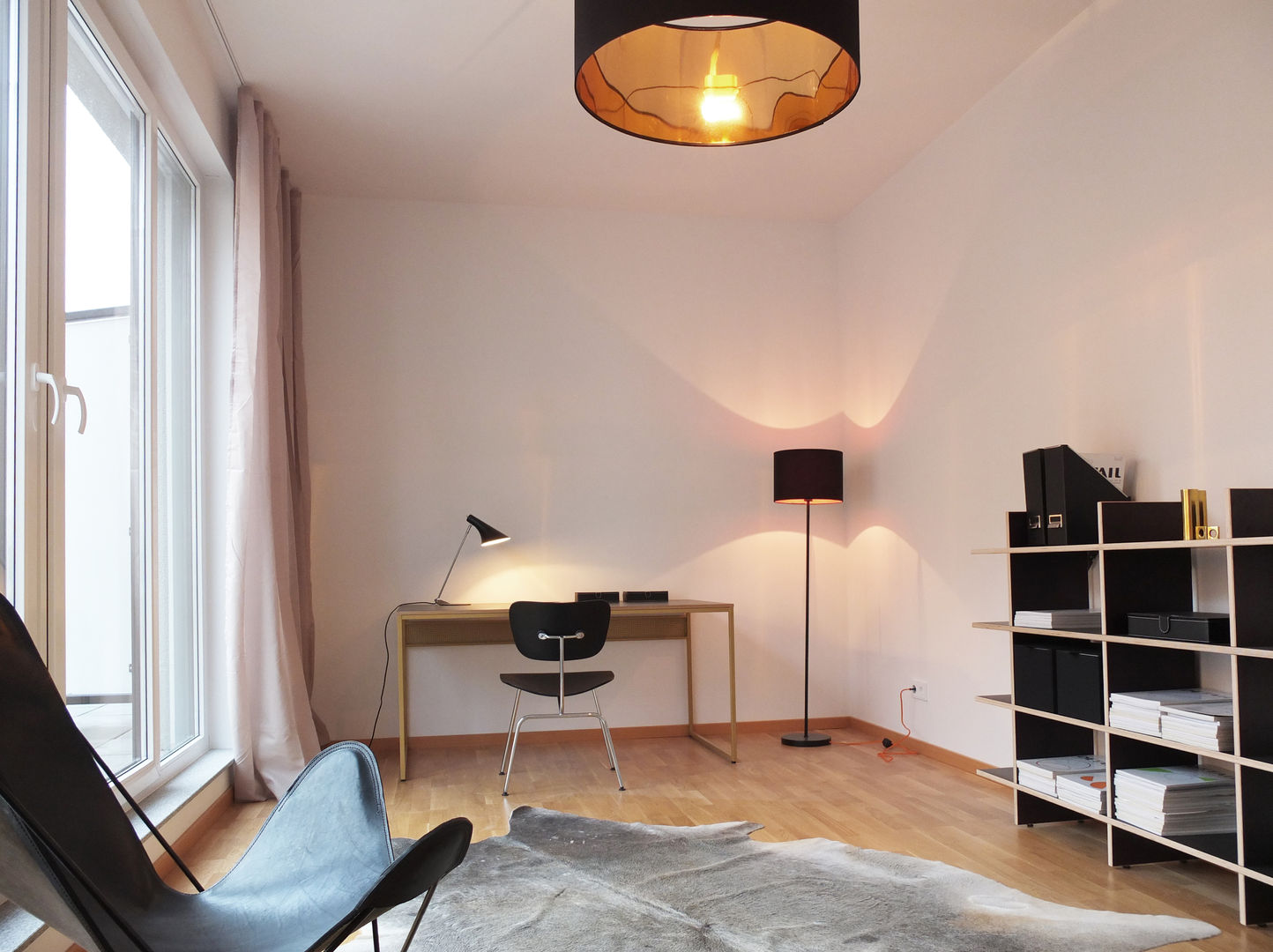 Home Staging, berlin homestaging berlin homestaging Phòng học/văn phòng phong cách tối giản