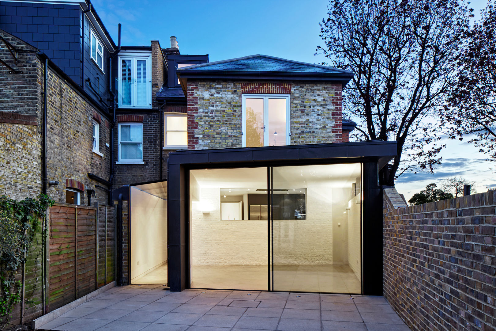 Whitton Road, Phillips Tracey Architects Phillips Tracey Architects Rumah Modern
