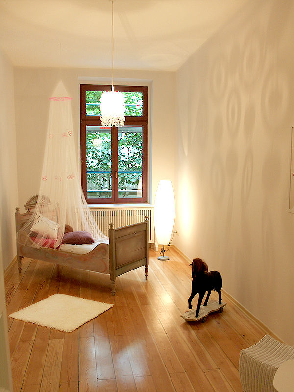 Musterwohnung in san. Altbau-Villa in Leipzig, wohnhelden Home Staging wohnhelden Home Staging 嬰兒房/兒童房