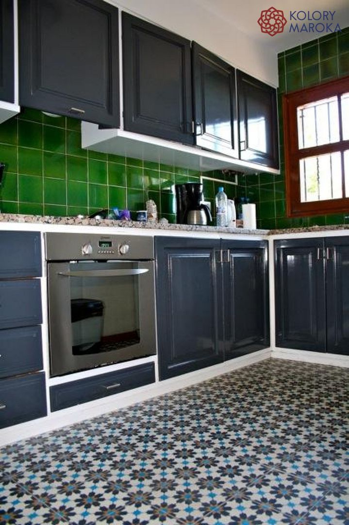 Aranżacje płytek cementowych w kuchni, Kolory Maroka Kolory Maroka 地中海デザインの キッチン
