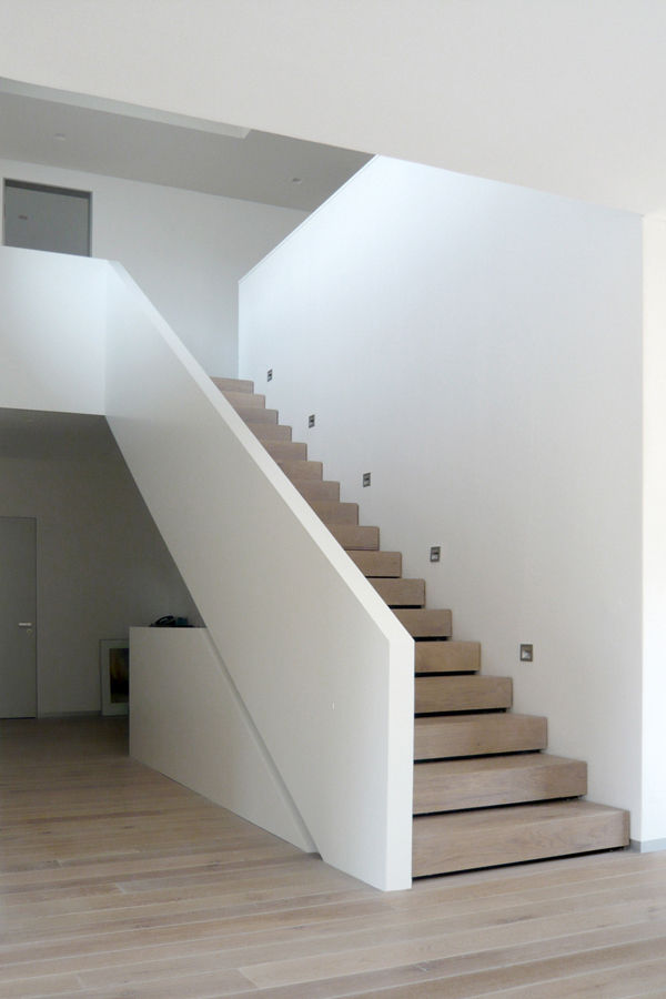 Haus M, Sieckmann Walther Architekten Sieckmann Walther Architekten Pasillos, vestíbulos y escaleras modernos