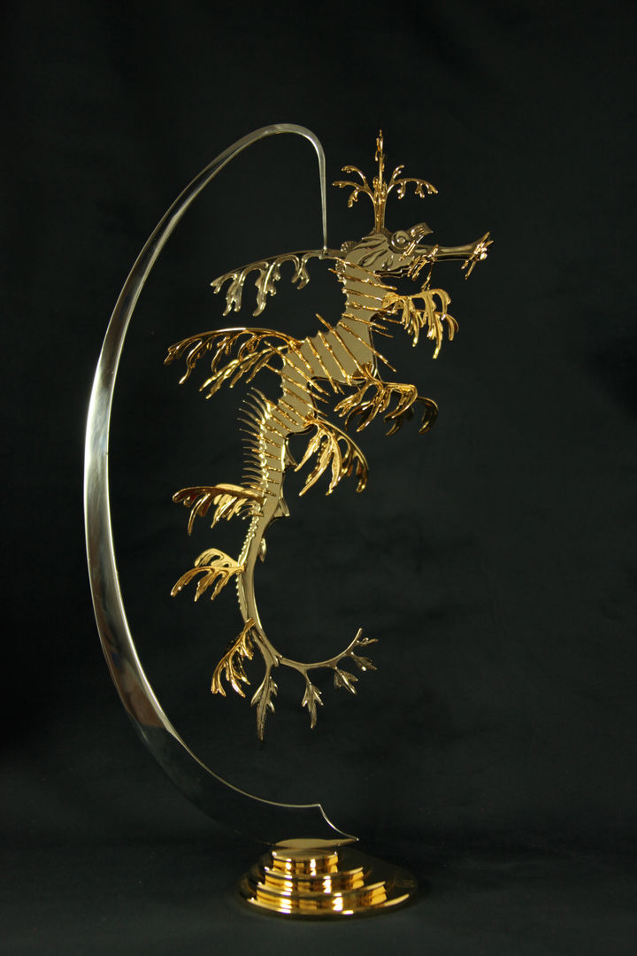 Leafy Sea Dragon (Skulptur) Kunstschmied Mark Prouse , Kunstschmied Mark Prouse Elements Kunstschmied Mark Prouse Elements Pasillos, vestíbulos y escaleras de estilo tropical Accesorios y decoración