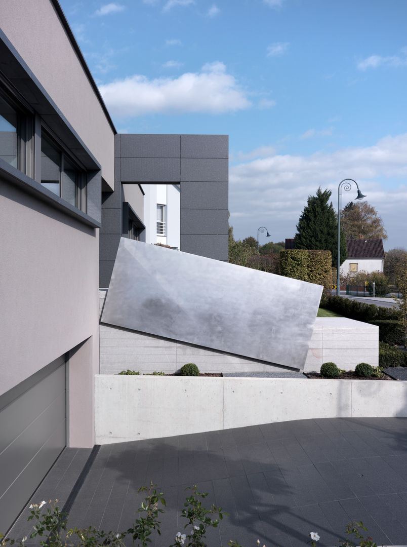 Hassel | Luxemburg, LEICHT Küchen AG LEICHT Küchen AG Garage / Hangar modernes