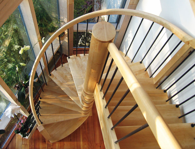 Exklusive Wendeltreppe aus massivem Birkenholz Lignum Möbelmanufaktur GmbH Treppe Treppen