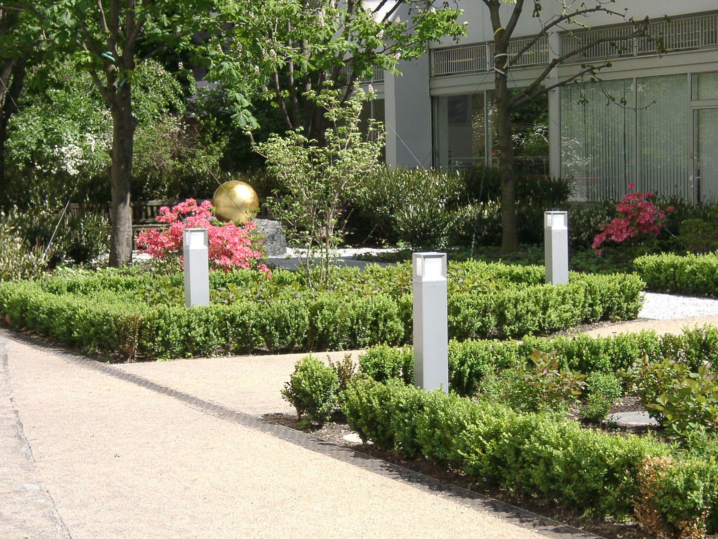 Ein ganz besonderer Hofgarten, neuegaerten-gartenkunst neuegaerten-gartenkunst حديقة