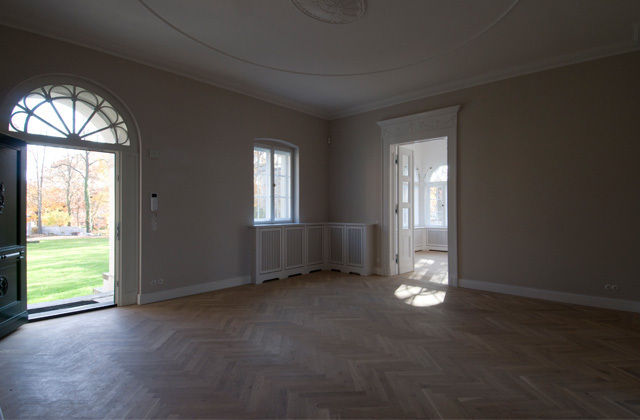 homify Classic style dining room