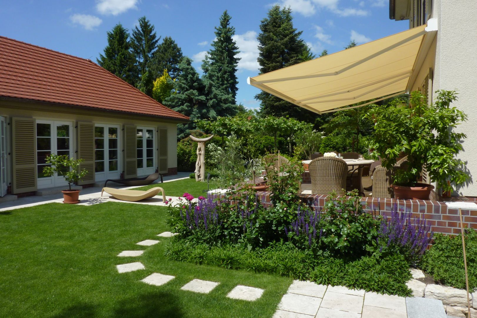 Urlaub im Garten, neuegaerten-gartenkunst neuegaerten-gartenkunst Mediterranean style garden