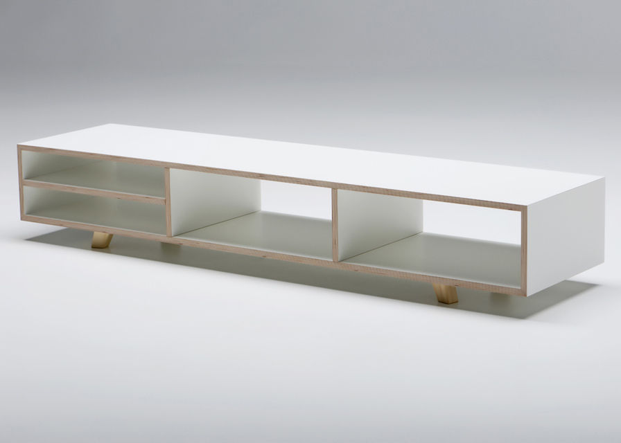 RD 05 Lowboard, ​Rohstoff Design ​Rohstoff Design Phòng khách phong cách kinh điển TV stands & cabinets