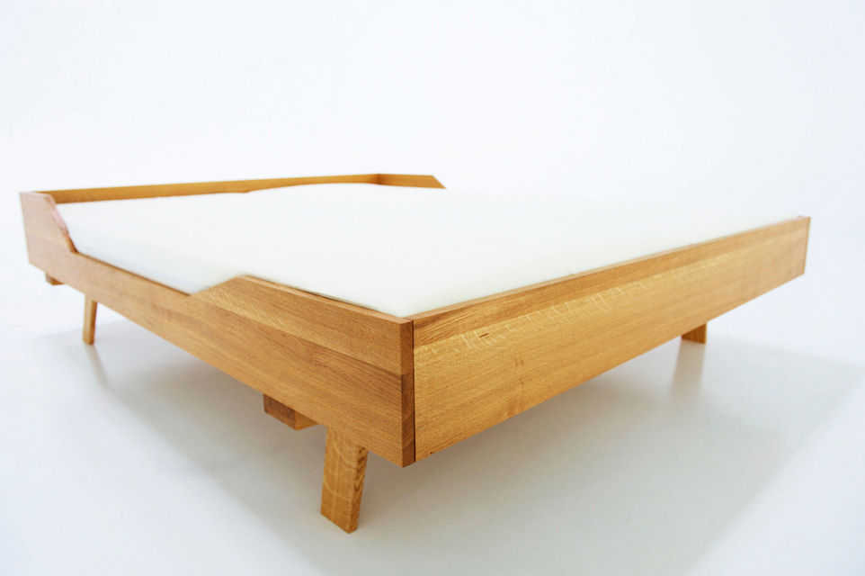 RD 06 Bett, ​Rohstoff Design ​Rohstoff Design Modern living Beds & headboards