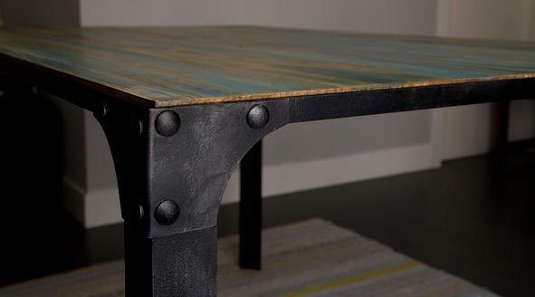 Gemotik Dining Table homify インダストリアルデザインの ダイニング テーブル