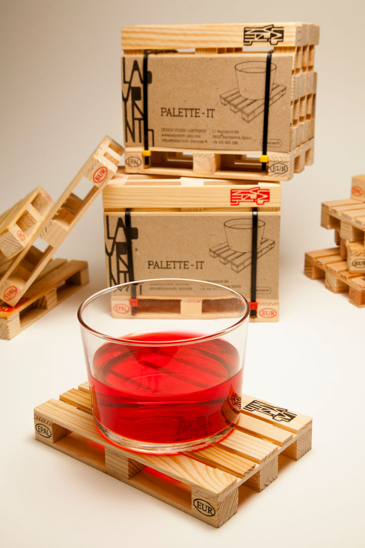 Posavasos de palé , Design Studio Labyrinth BCN Design Studio Labyrinth BCN Cocinas modernas Vasos, cubiertos y vajilla