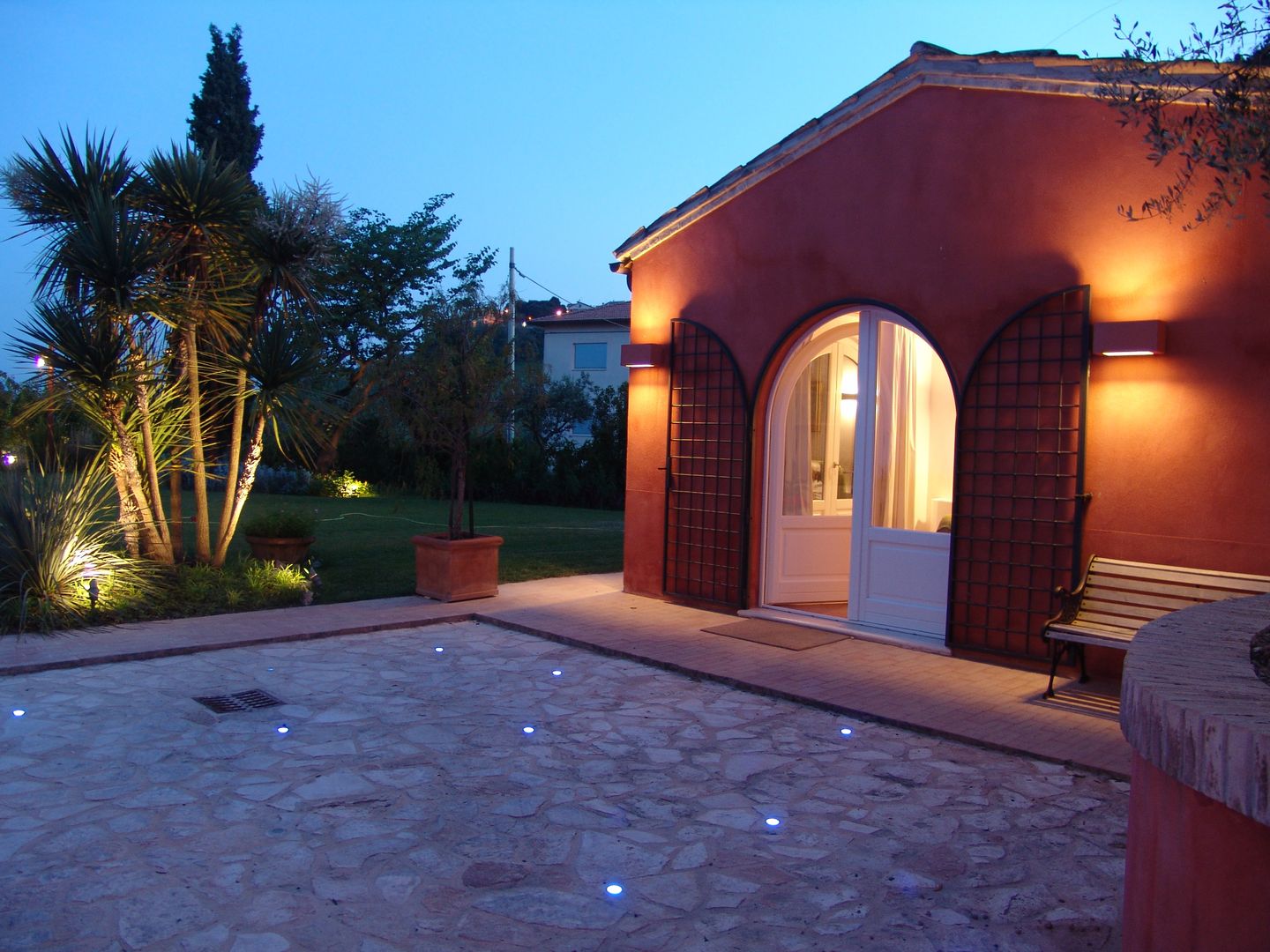 Private Villa, SPLD SA SPLD SA Cucina in stile mediterraneo Illuminazione