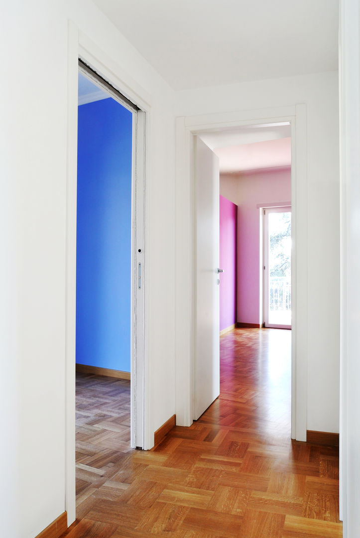 bedrooms CAFElab studio Modern Corridor, Hallway and Staircase