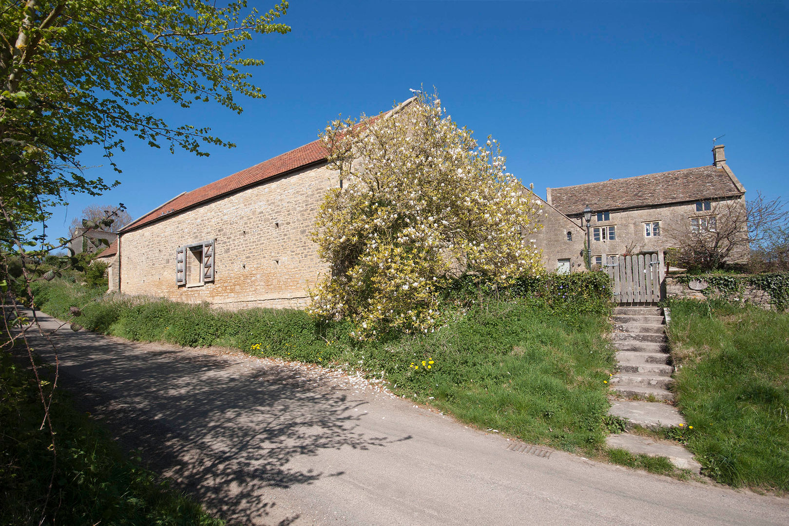 Court Farm Barn, Designscape Architects Ltd Designscape Architects Ltd ラスティックな 家