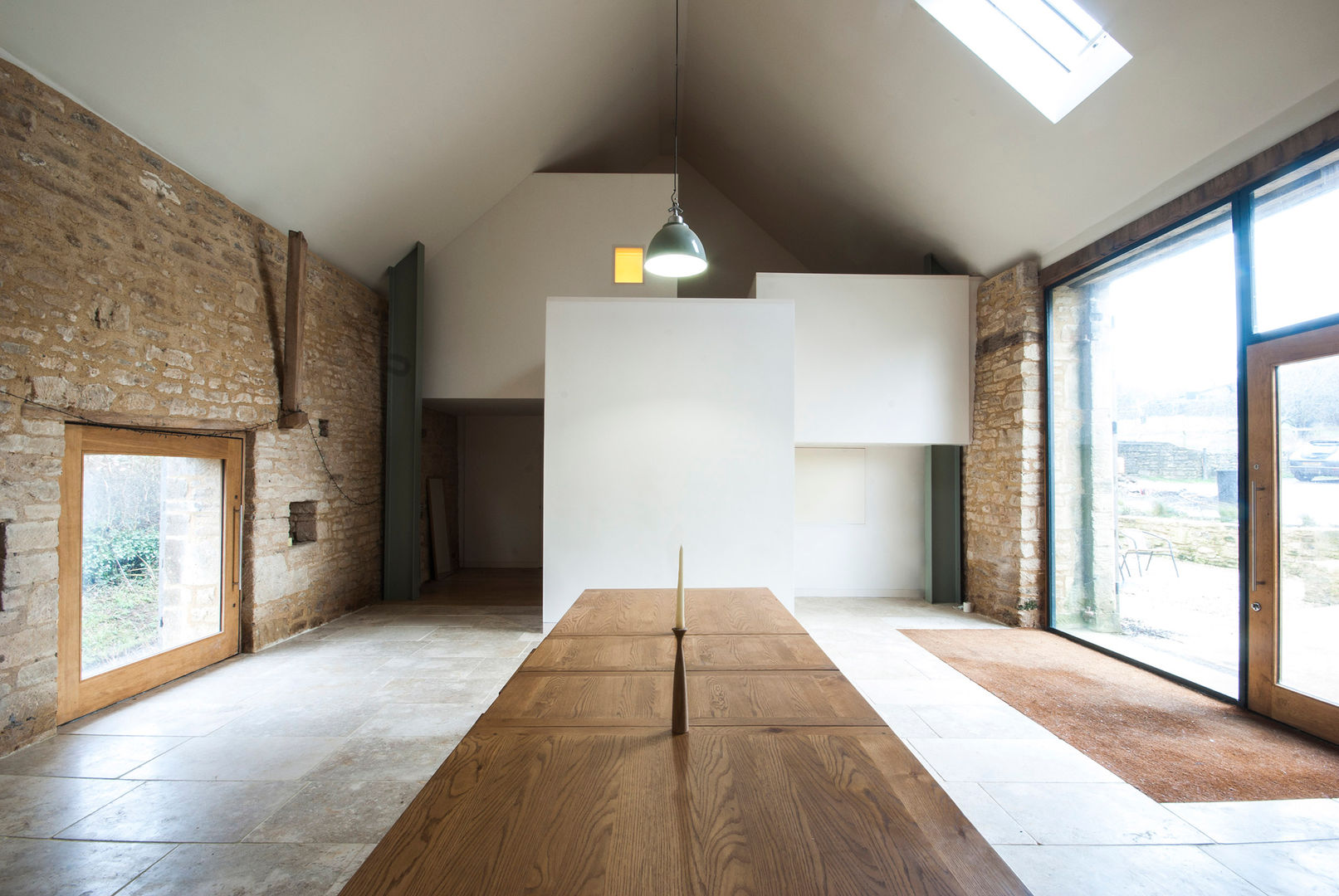 Court Farm Barn, Designscape Architects Ltd Designscape Architects Ltd ラスティックデザインの ダイニング