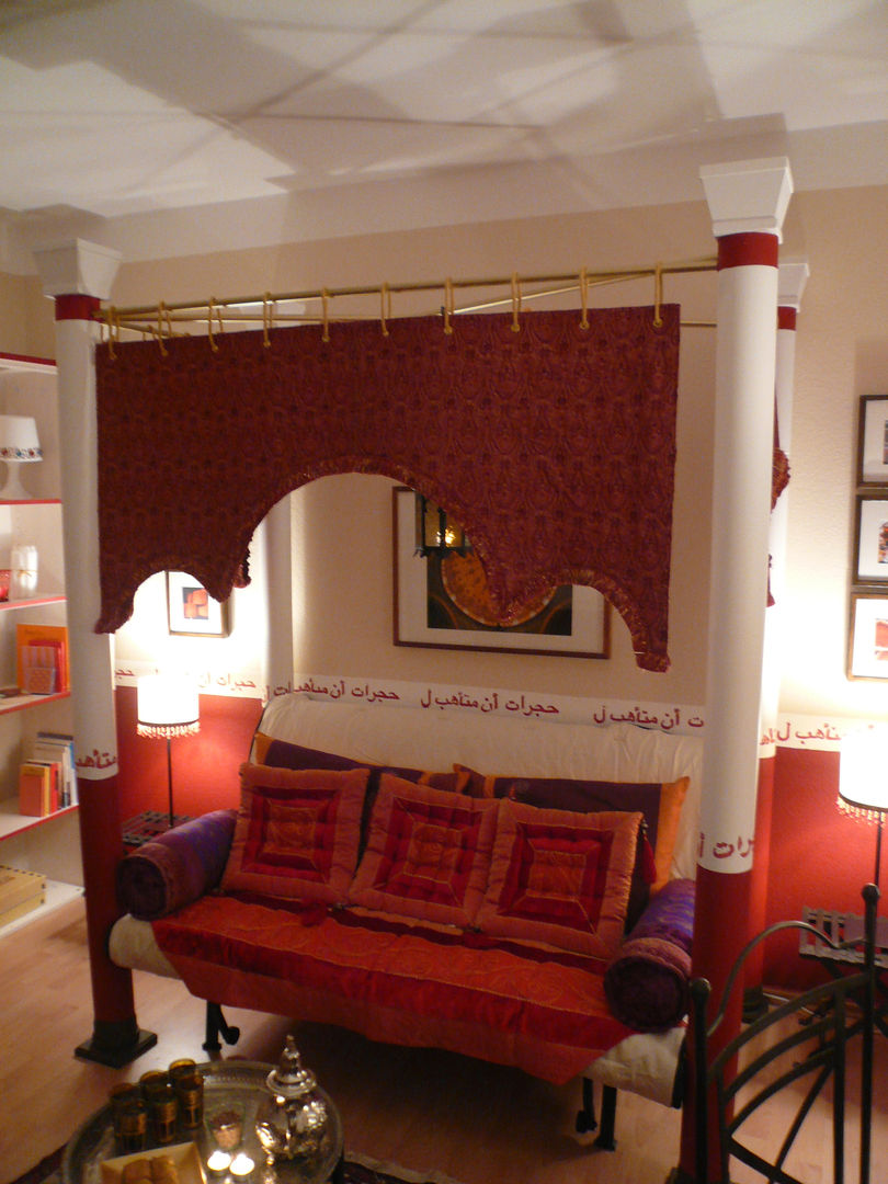 Orientalisches Bettsofa Innenarchitektin Claudia Haubrock Ausgefallene Wohnzimmer Eigentum,Holz,Kompfort,Orange,Beleuchtung,Gebäude,Bodenbelag,Dekoration,Umhauen,Wohnzimmer