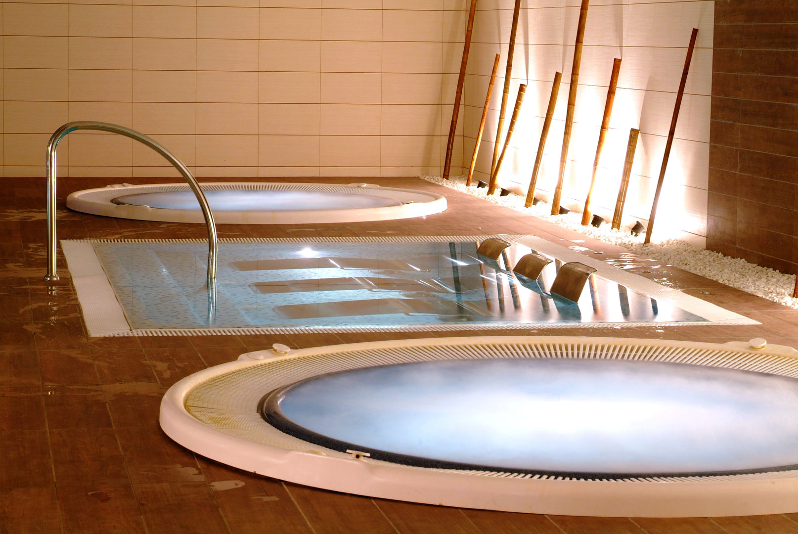 Spa en Hotel Imperial Park, Gunitec Concept Pools Gunitec Concept Pools Spa: Thiết kế nội thất · bố trí · Ảnh