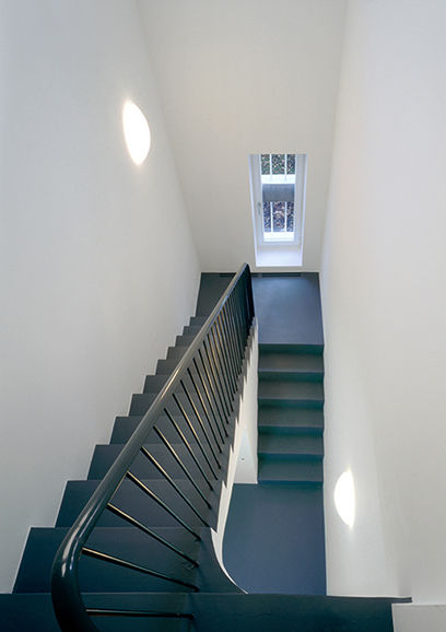 Zusammenlegung zweier Wohnungen im Frankfurter Nordend, Architektur Sommerkamp Architektur Sommerkamp Corridor, hallway & stairs