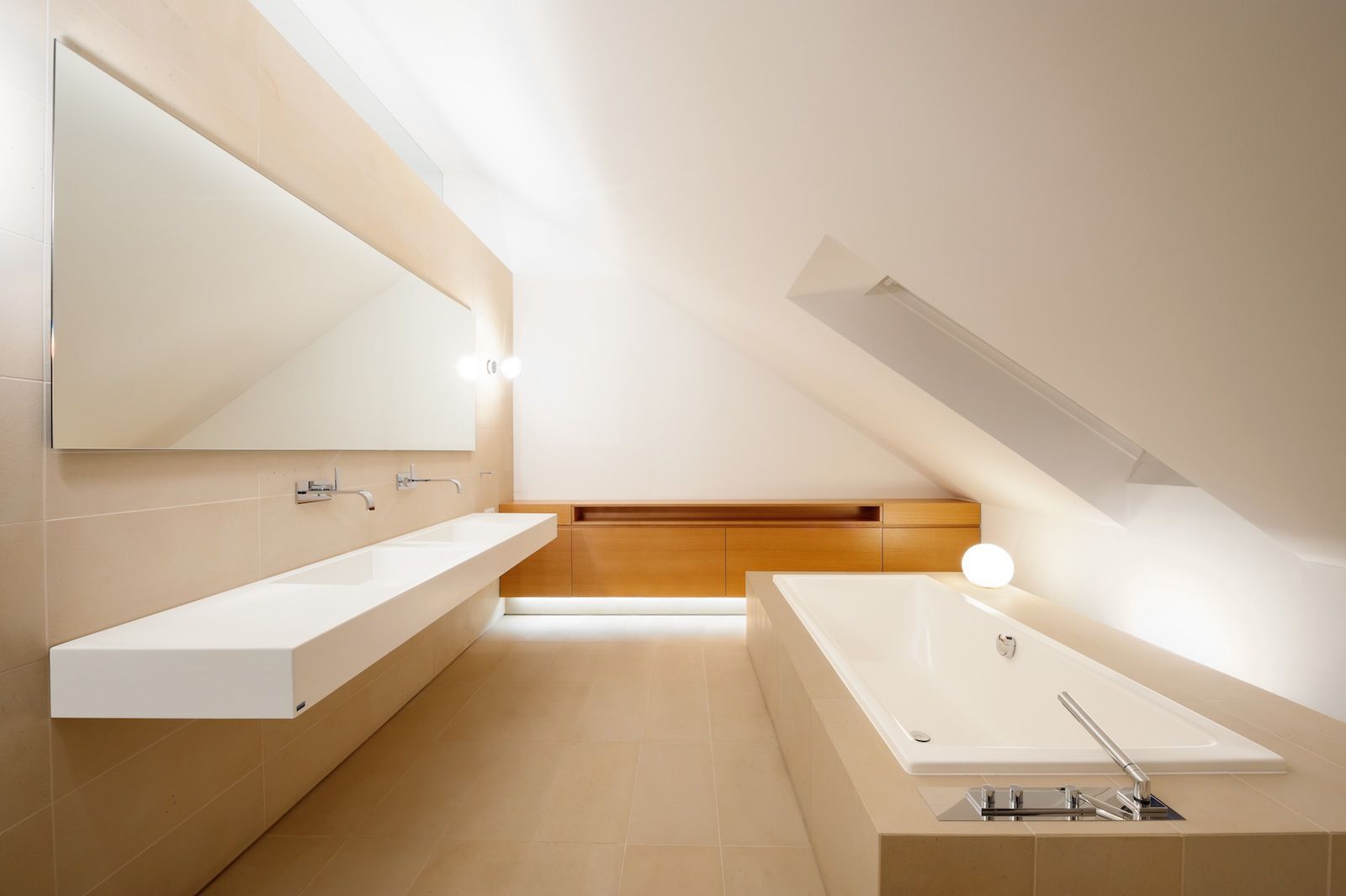 Dachloft, innenarchitektur-rathke innenarchitektur-rathke Bagno in stile classico