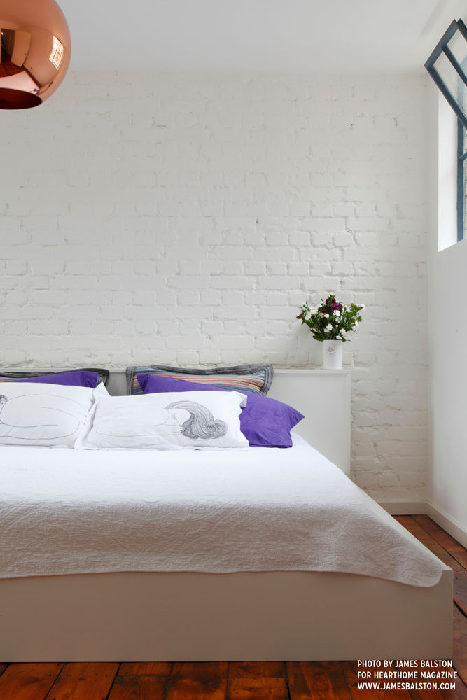 Master Bedroom homify Kamar Tidur Gaya Industrial