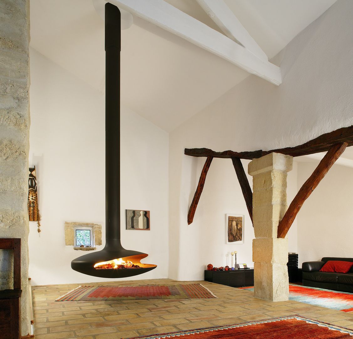 Gyrofocus Suspended Fire homify Salas modernas Chimeneas y accesorios