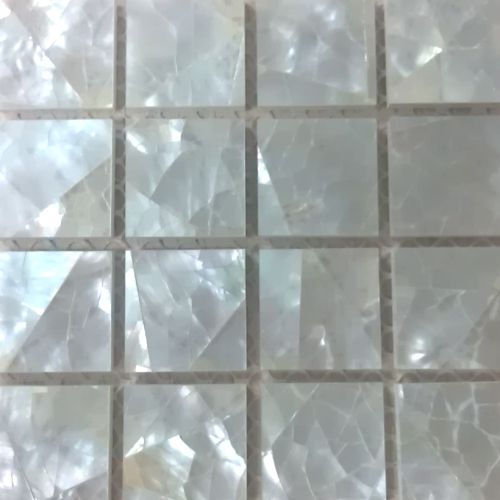 White Lip Crackle Mother of Pearl Mesh-Joint tile ShellShock Designs Paredes y pisos modernos Baldosas y azulejos