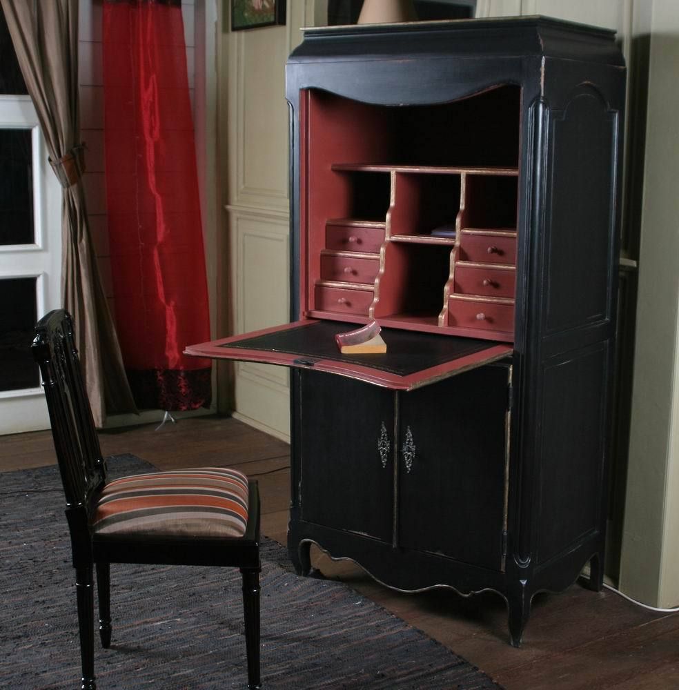 Desk, The best houses The best houses Klassieke slaapkamers Garderobe- & ladekasten