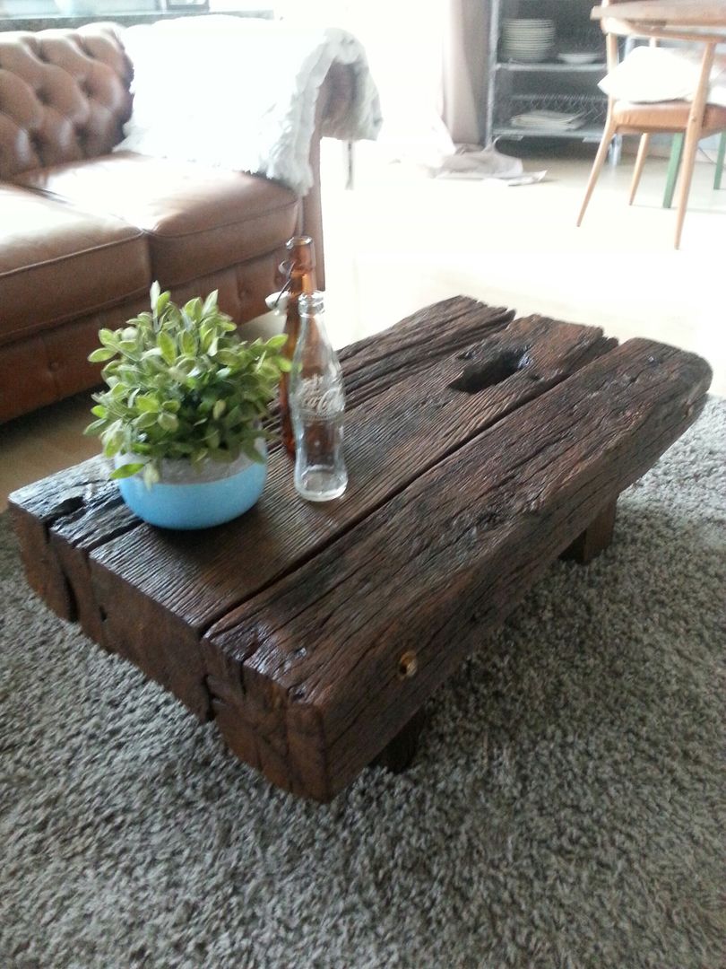 homify Country style living room Side tables & trays