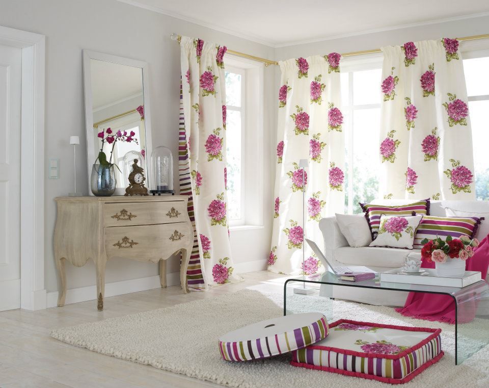 DECORACIÓN TEXTIL, Muebles Flores Torreblanca Muebles Flores Torreblanca غرفة المعيشة ديكورات واكسسوارات