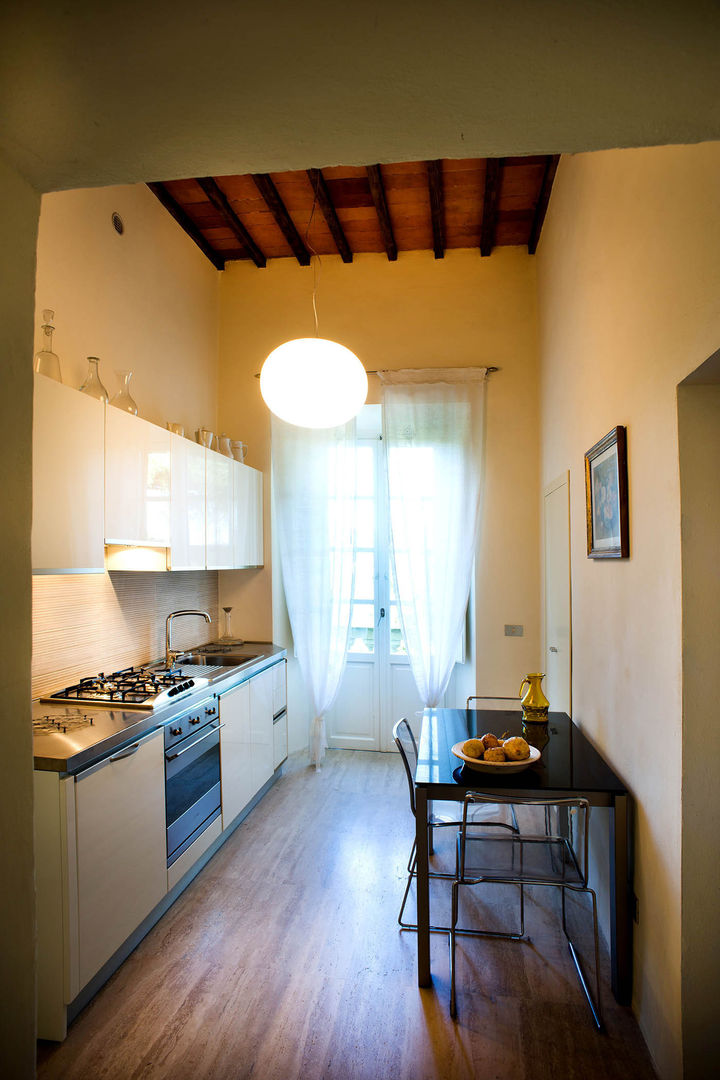 Kitchen area OPERASTUDIO Cocinas de estilo moderno