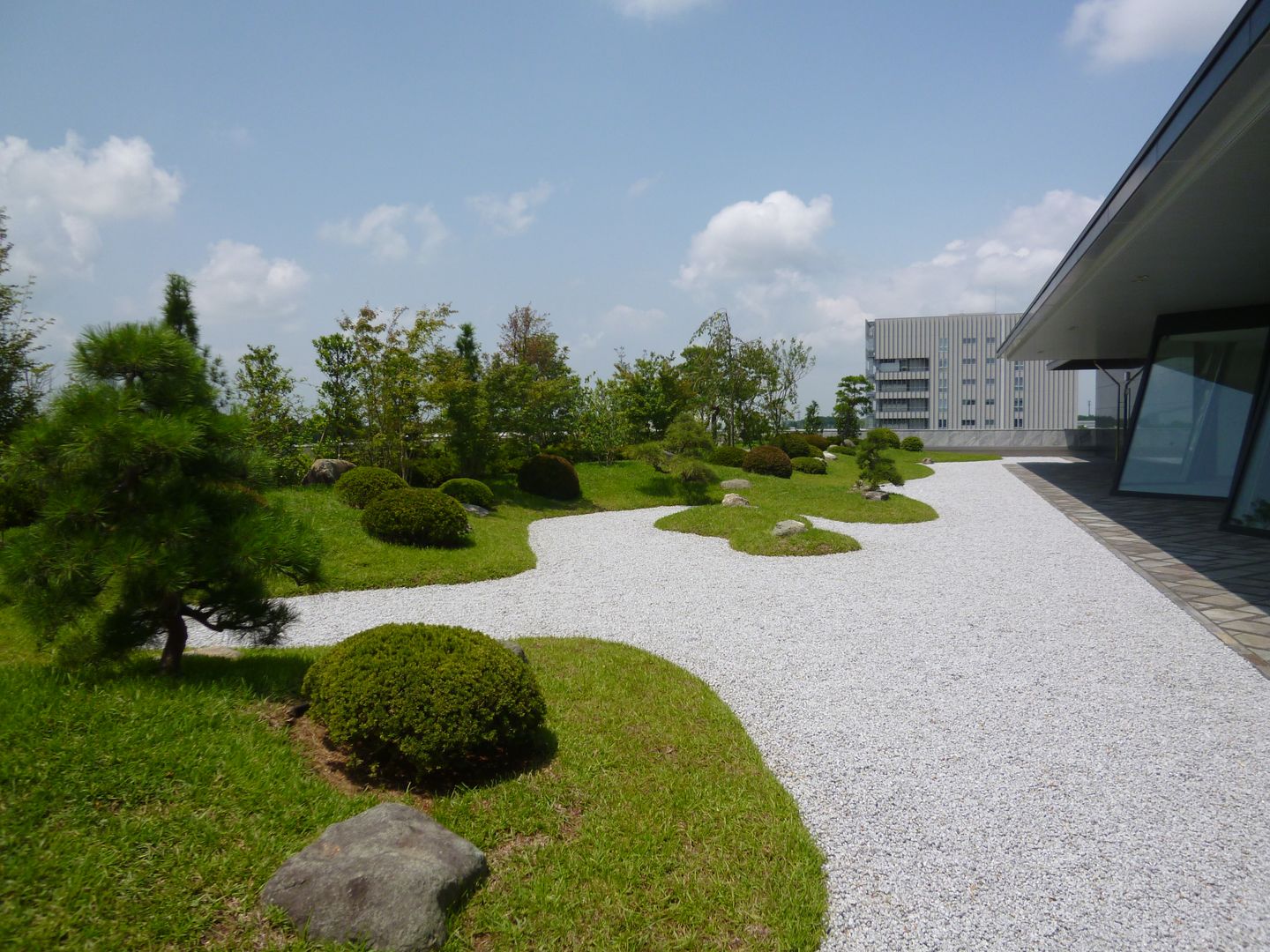 茨城県つくば市 屋上庭園, 株式会社 髙橋造園土木 Takahashi Landscape Construction.Co.,Ltd 株式会社 髙橋造園土木 Takahashi Landscape Construction.Co.,Ltd Vườn phong cách chiết trung