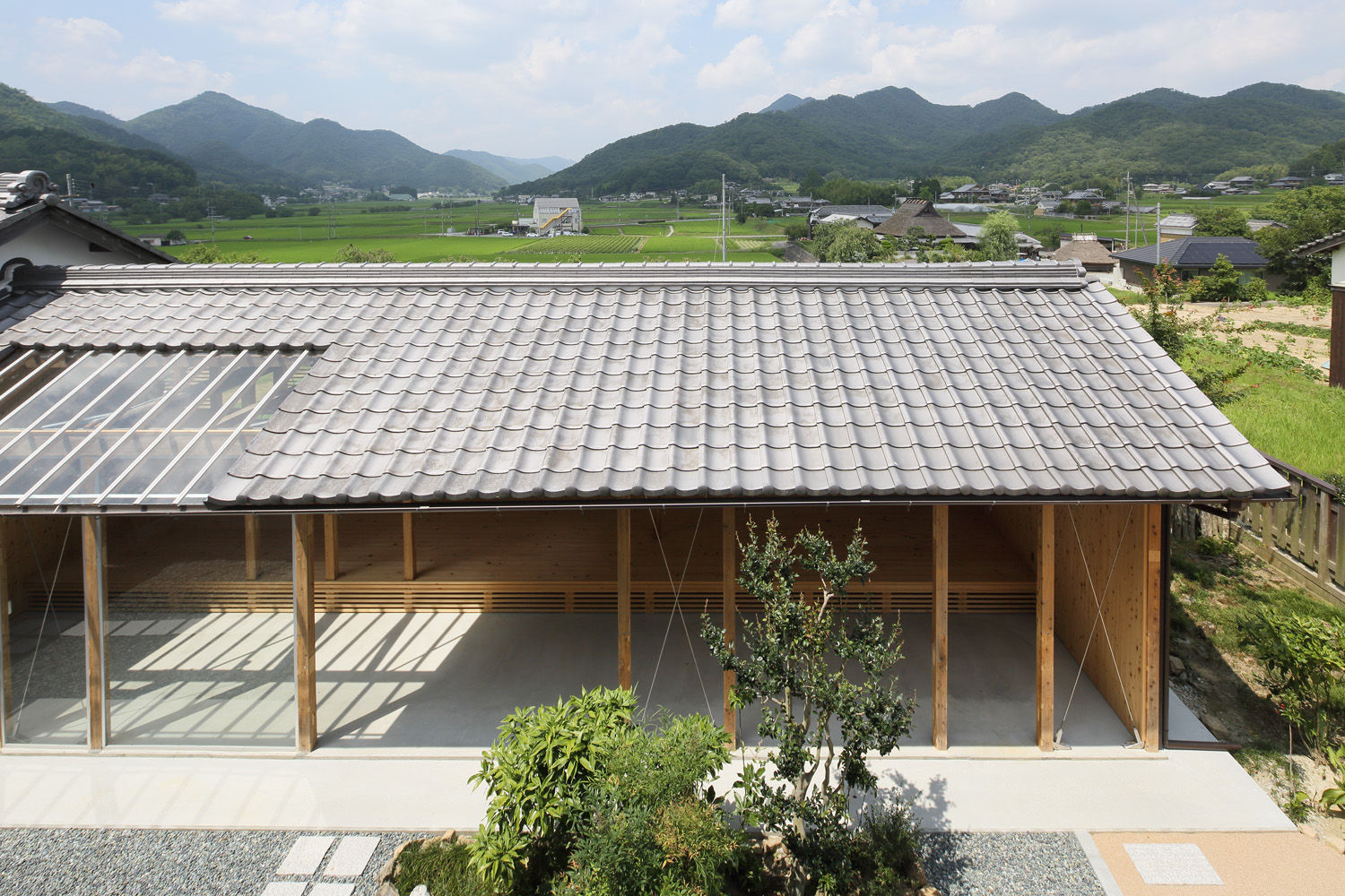 三田の農家-ANNEX/GAZEBO, eu建築設計 eu建築設計 Garajes rurales