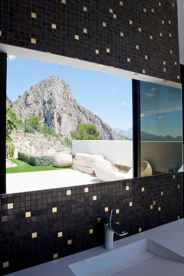 La Perla del Mediterráneo, Spainville Inmobiliaria Spainville Inmobiliaria 現代浴室設計點子、靈感&圖片
