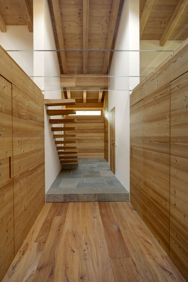House Of The Sun, STUDIOFANETTI STUDIOFANETTI Eclectic style corridor, hallway & stairs