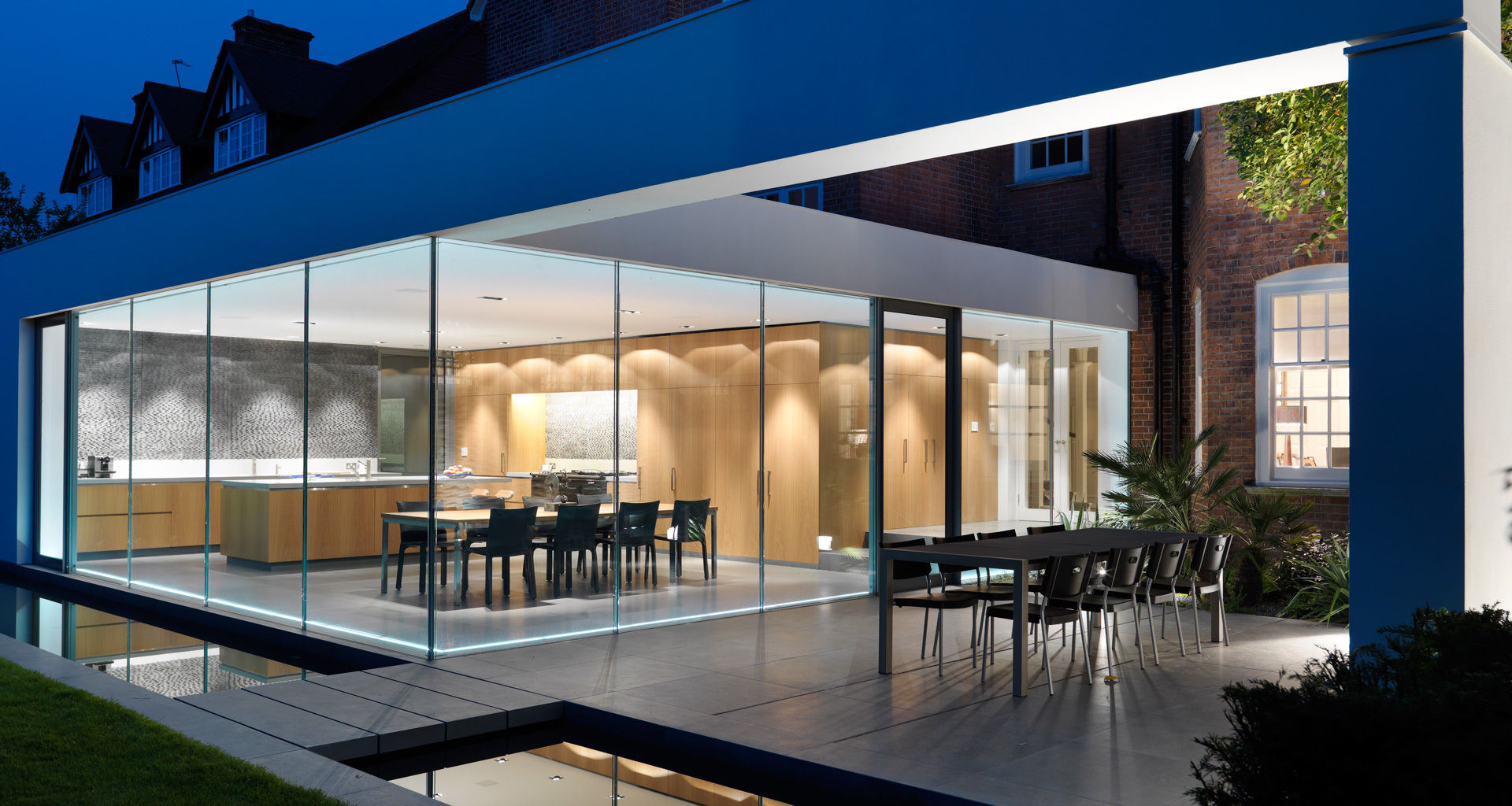 A Stunning and Spacious House Project in Wimbledon, Gregory Phillips Architects Gregory Phillips Architects Modern home