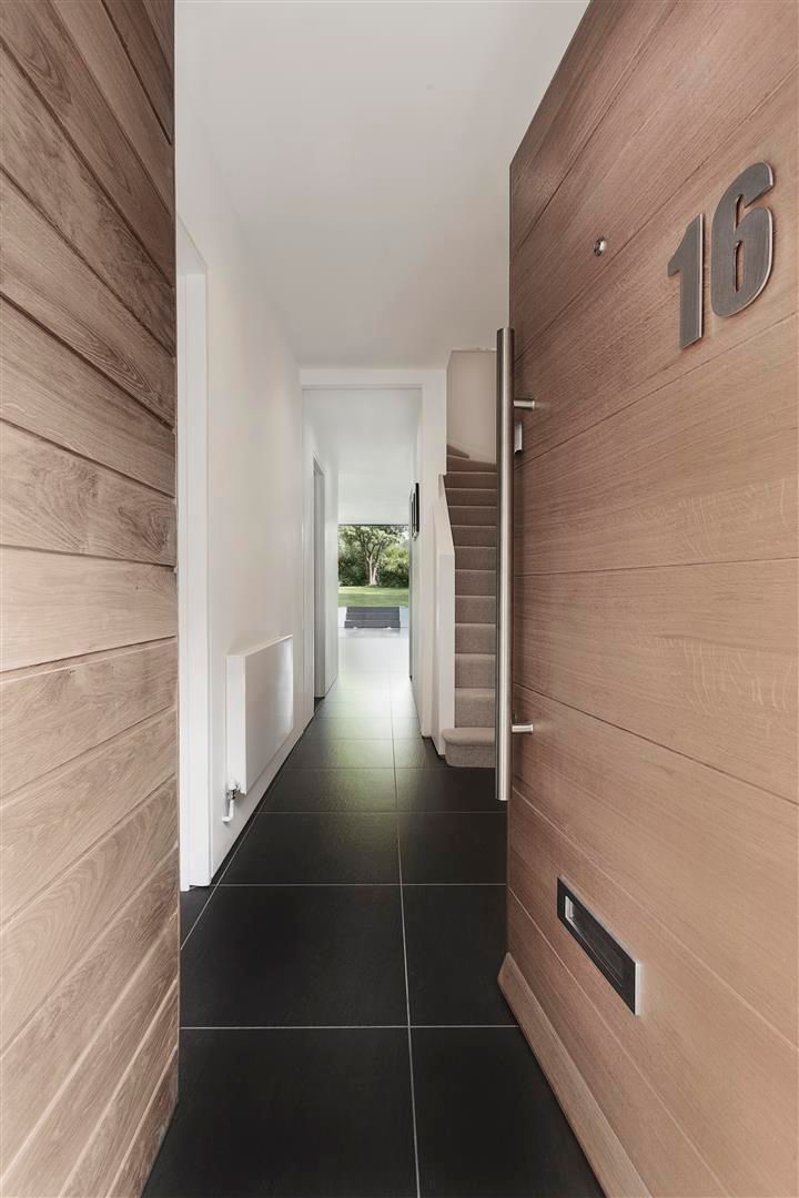 AR Design Studio- The Medic's House, AR Design Studio AR Design Studio Modern corridor, hallway & stairs