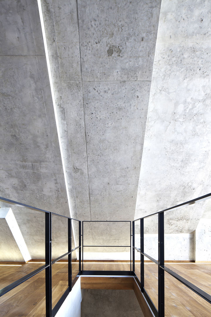 Penzkoferhaus, Peter Haimerl . Architektur Peter Haimerl . Architektur Corridor & hallway