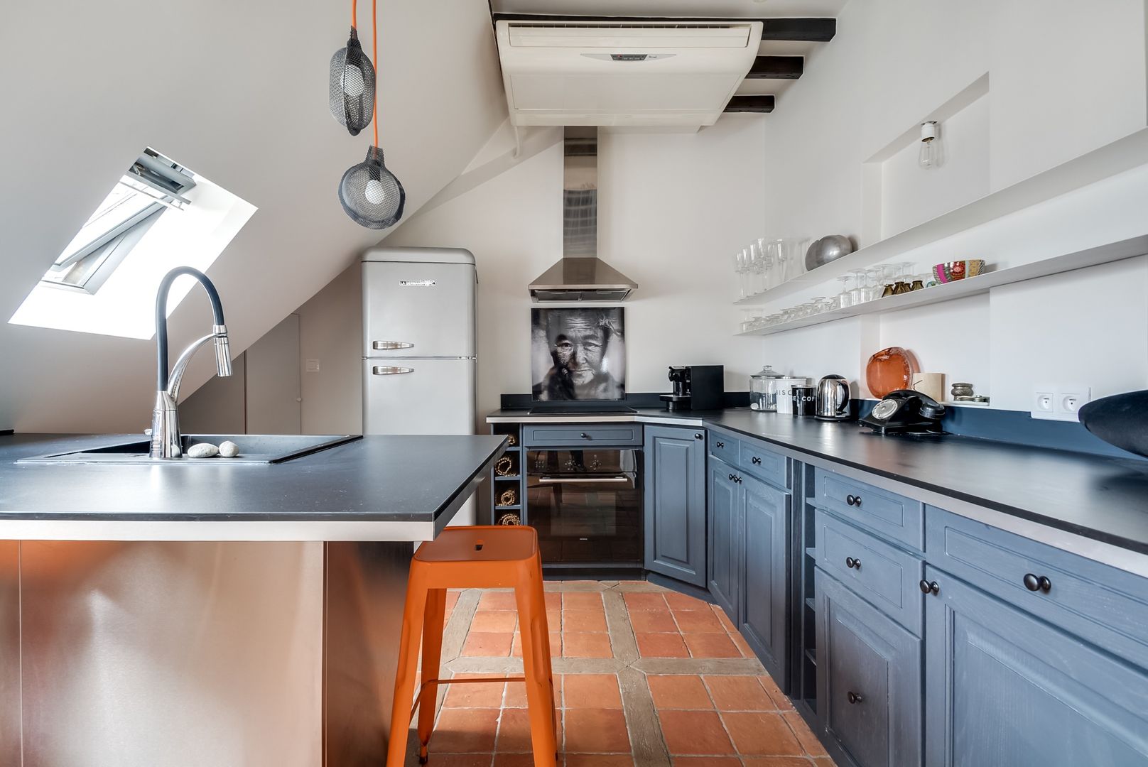 Appartement agence Paris, Meero Meero Cocinas de estilo clásico