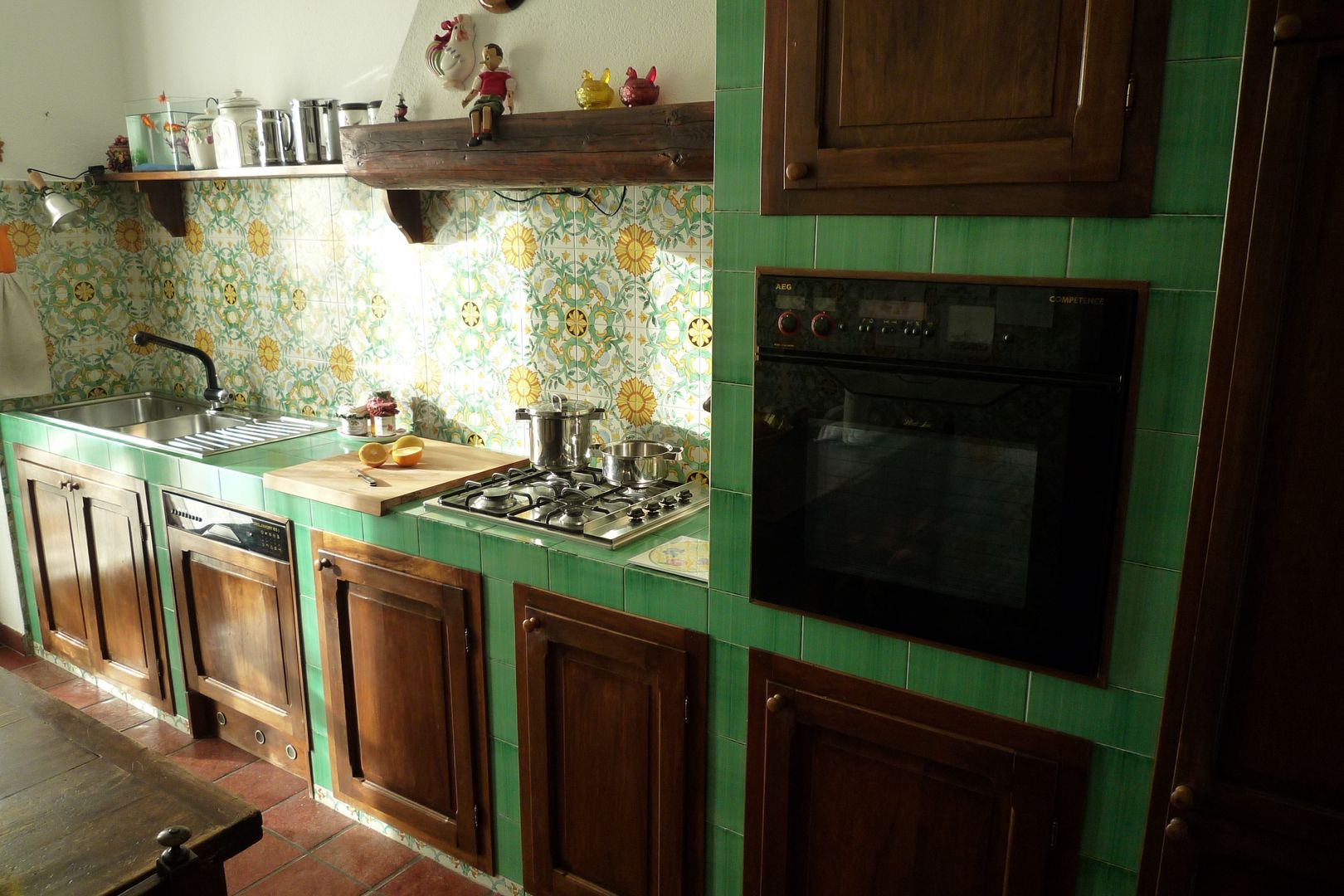 Villa Legnano, Studio 3.14 Studio 3.14 Mediterranean style kitchen Storage